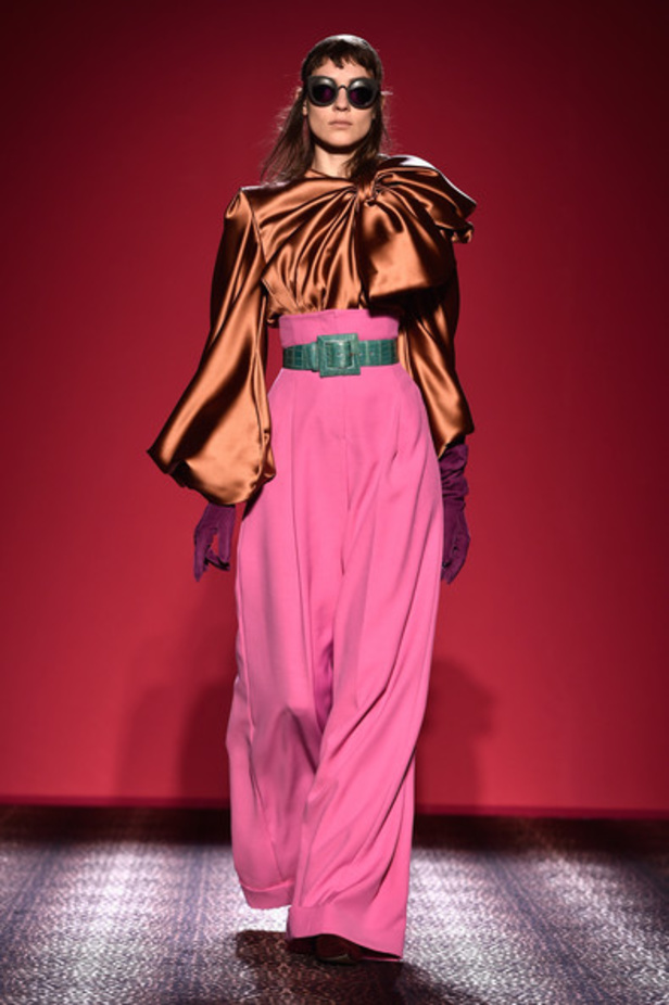  Schiaparelli: إعادة إحياء الجمال الابداعي