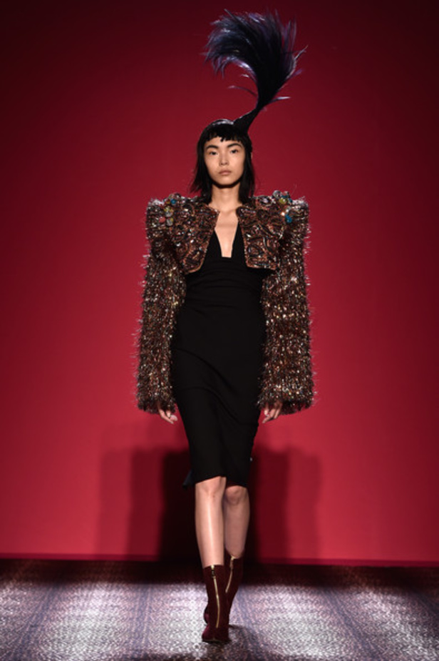  Schiaparelli: إعادة إحياء الجمال الابداعي