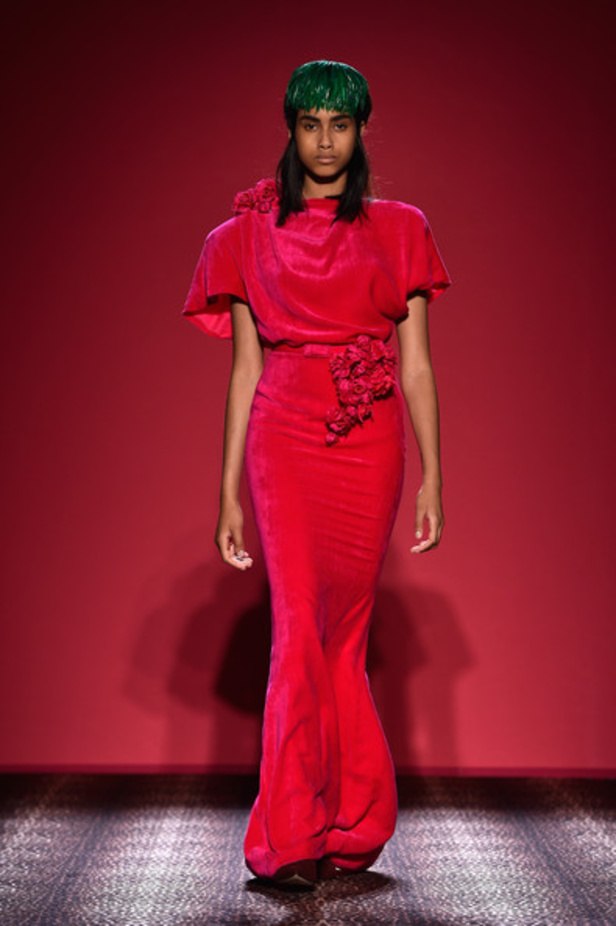  Schiaparelli: إعادة إحياء الجمال الابداعي