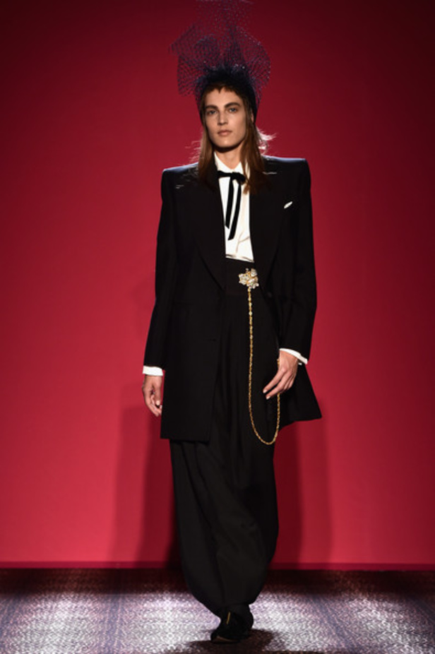  Schiaparelli: إعادة إحياء الجمال الابداعي