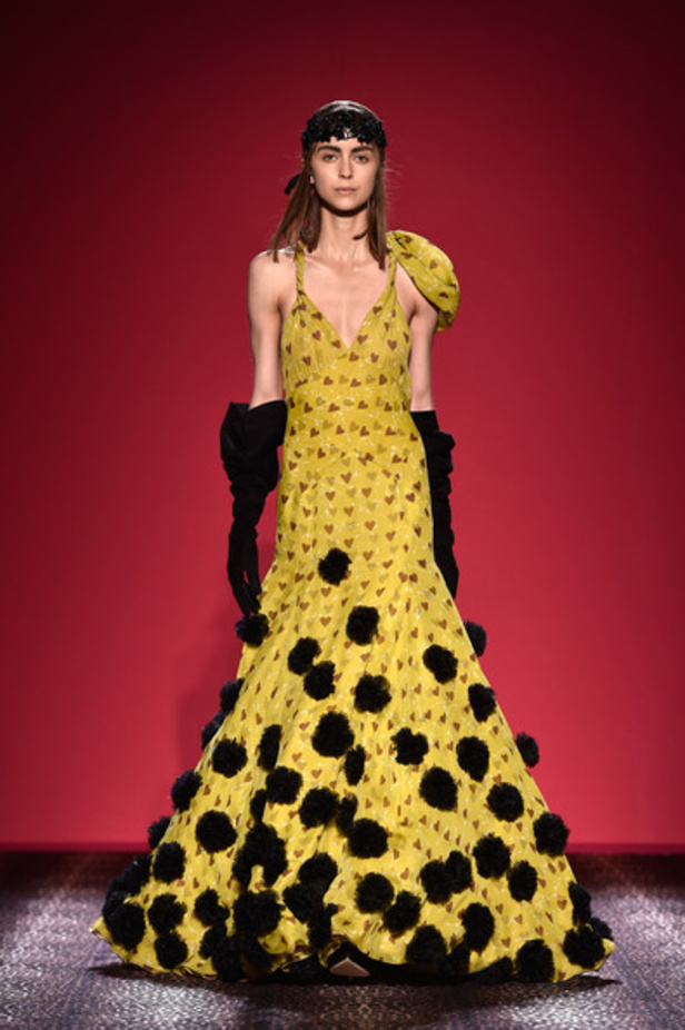  Schiaparelli: إعادة إحياء الجمال الابداعي