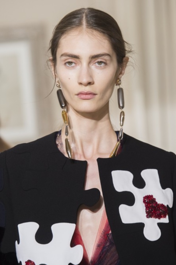 عرض Schiaparelli للأزياء الراقية لخريف وشتاء ٢٠١٨ !