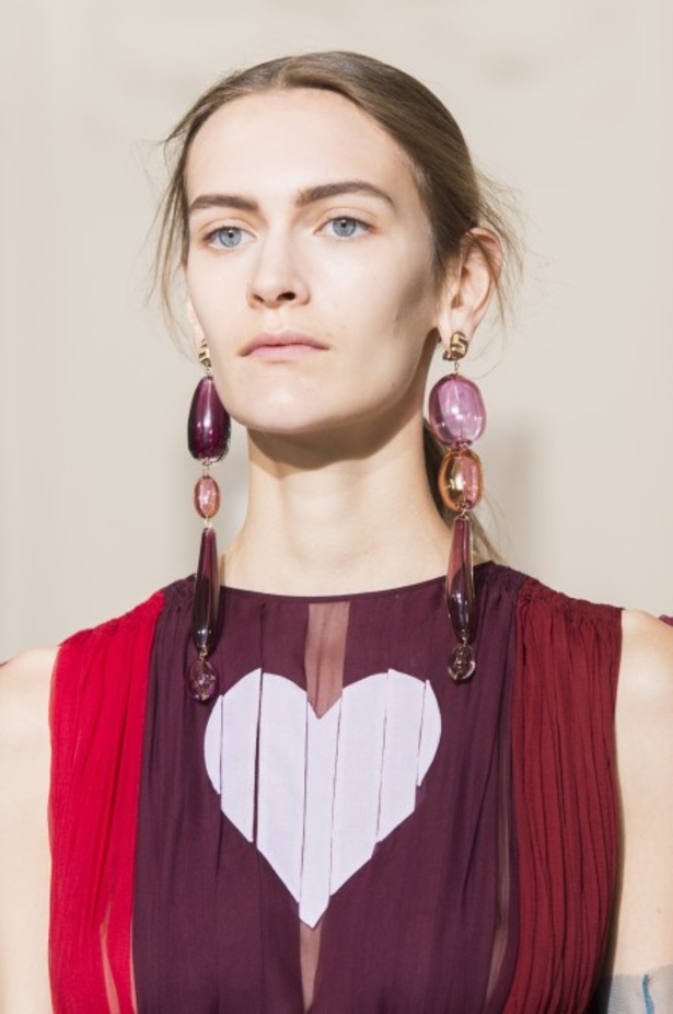 عرض Schiaparelli للأزياء الراقية لخريف وشتاء ٢٠١٨ !