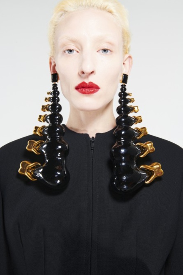 عرض ازياء سكياباريلي الهوت كوتور لربيع وصيف 2021