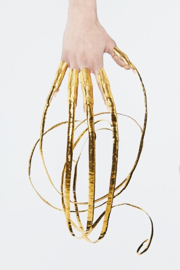 عرض ازياء سكياباريلي الهوت كوتور لربيع وصيف 2021