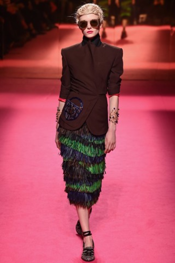 تصاميم استعراضية من Schiaparelli