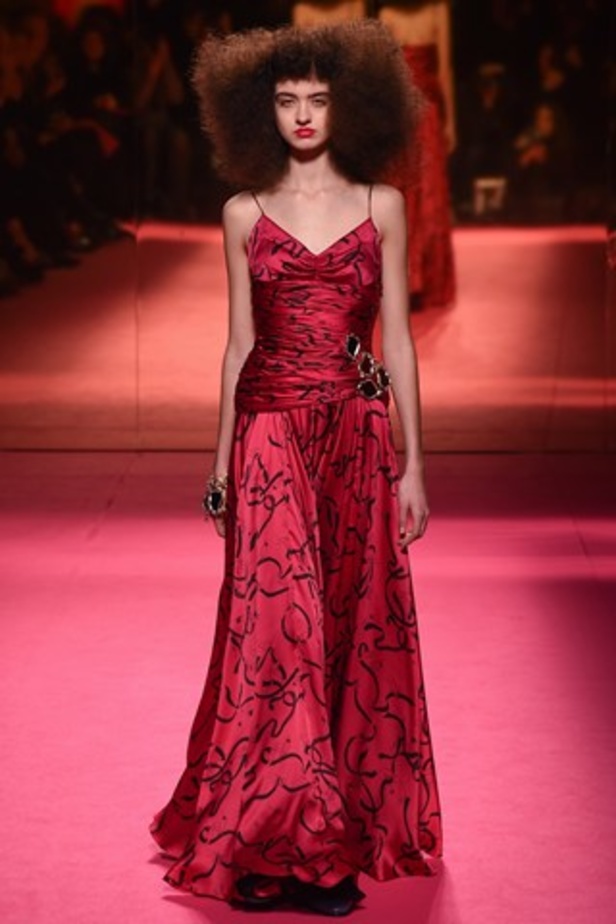 تصاميم استعراضية من Schiaparelli