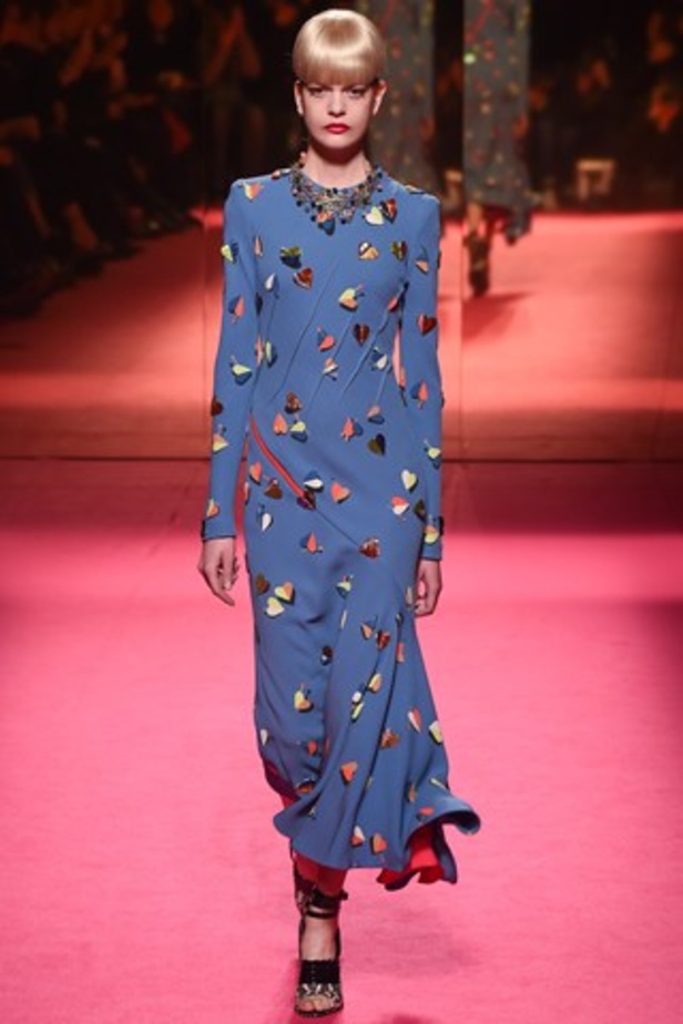 تصاميم استعراضية من Schiaparelli