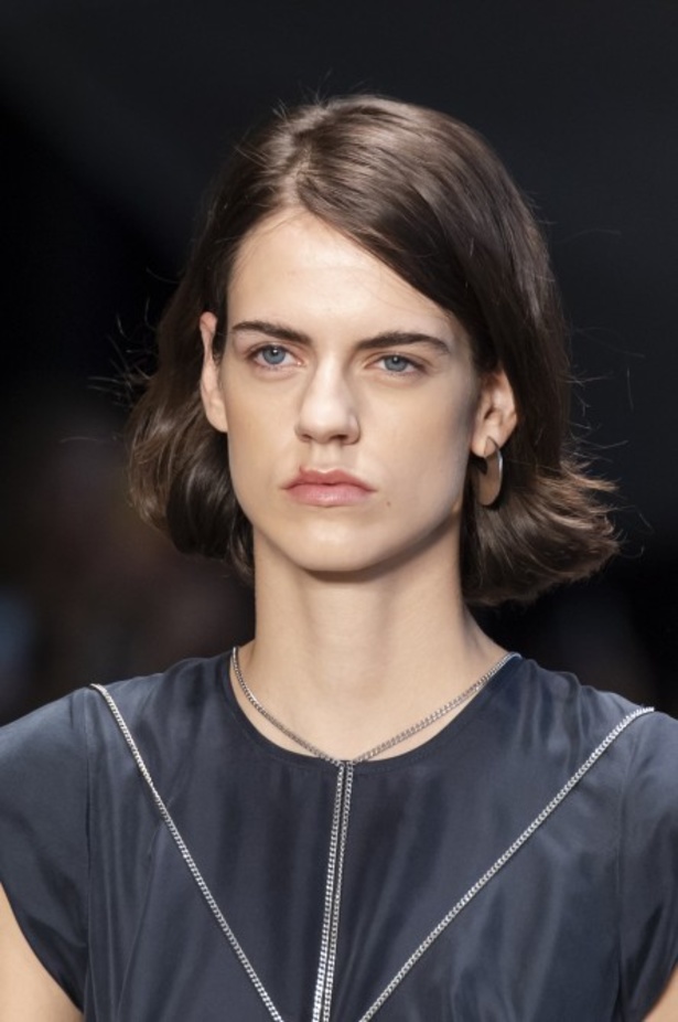 الأنوثة المفعمة بالرومانسية المعاصرة مع مجموعة Sportmax لربيع وصيف 2020