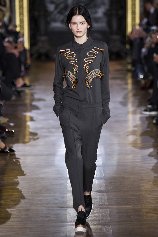 Stella McCartney: تصاميم عملية بلمسات رجالية