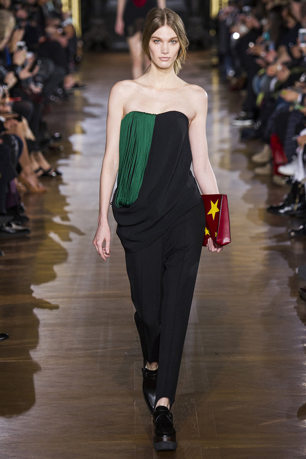 Stella McCartney: تصاميم عملية بلمسات رجالية