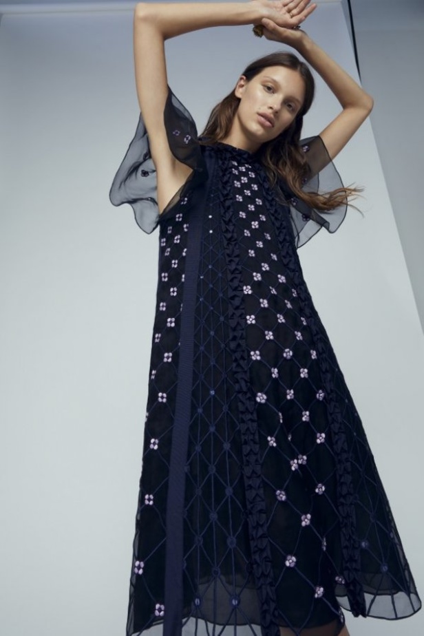 عرض ازياء تمبرلي لندن Temperley London لربيع وصيف 2021 من اسبوع الموضة في لندن