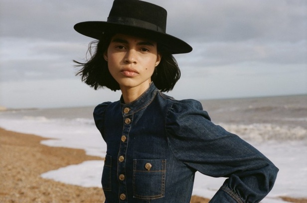 عرض ازياء تمبرلي لندن Temperley London لربيع وصيف 2021 من اسبوع الموضة في لندن