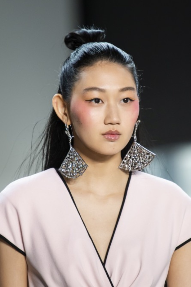  اسبوع الموضة في نيويورك 2019  موديلات فساتين TADASHI SHOJI لربيع وصيف 2020 