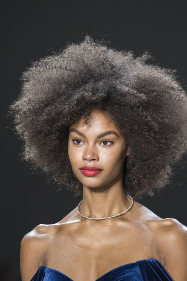 مجموعة Tadashi Shoji للألبسة الجاهزة لخريف 2019