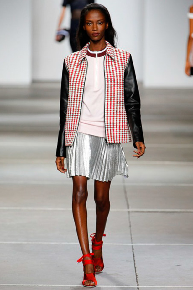 TopShop Unique: مجموعة رياضية بسيطة ومرحة