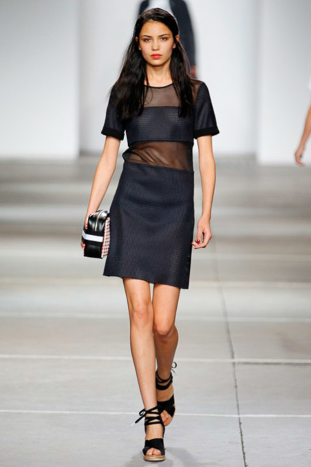 TopShop Unique: مجموعة رياضية بسيطة ومرحة