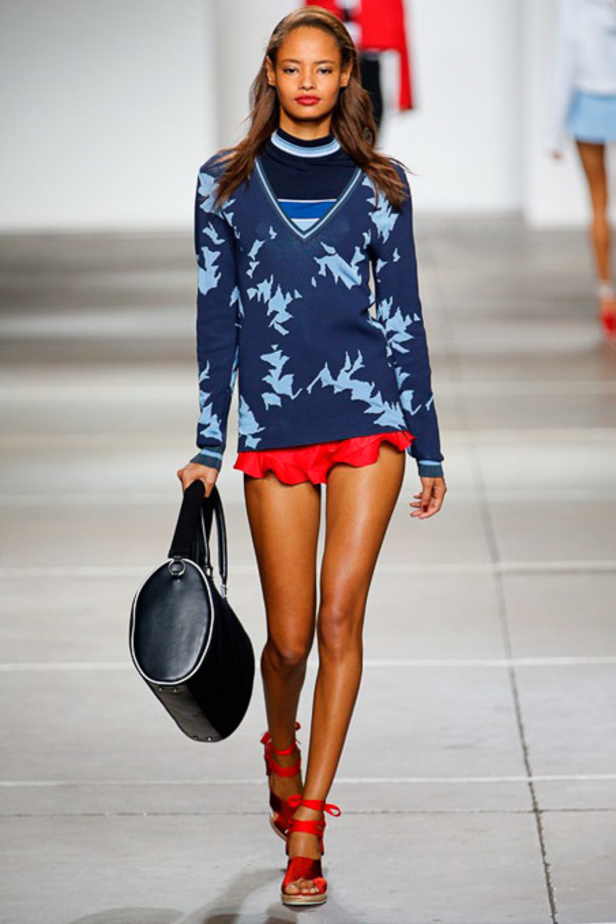 TopShop Unique: مجموعة رياضية بسيطة ومرحة