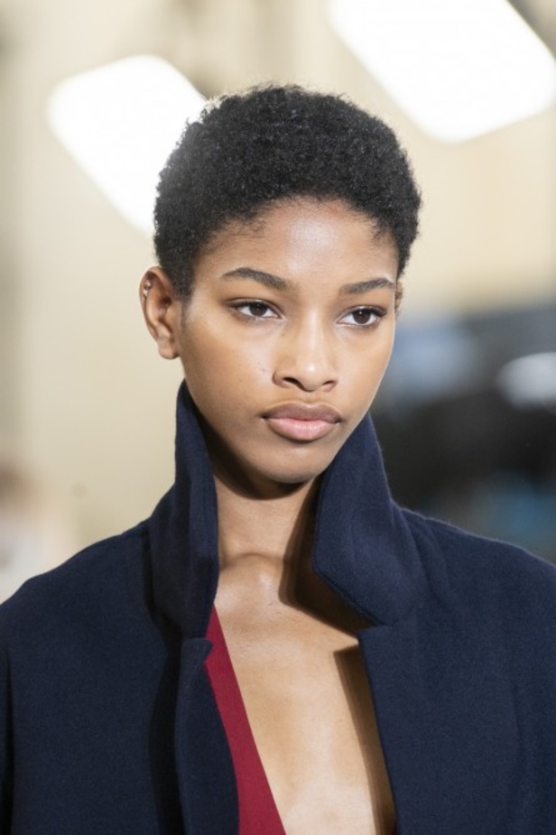 مجموعة فيكتوريا بيكهام لموسم خريف وشتاء 2019-2020