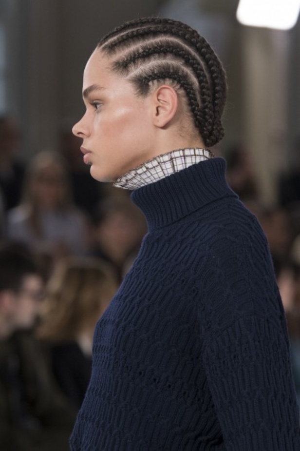 ازياء فكتوريا بيكهام  الفخمة من اسبوع الموضة في لندن 2020