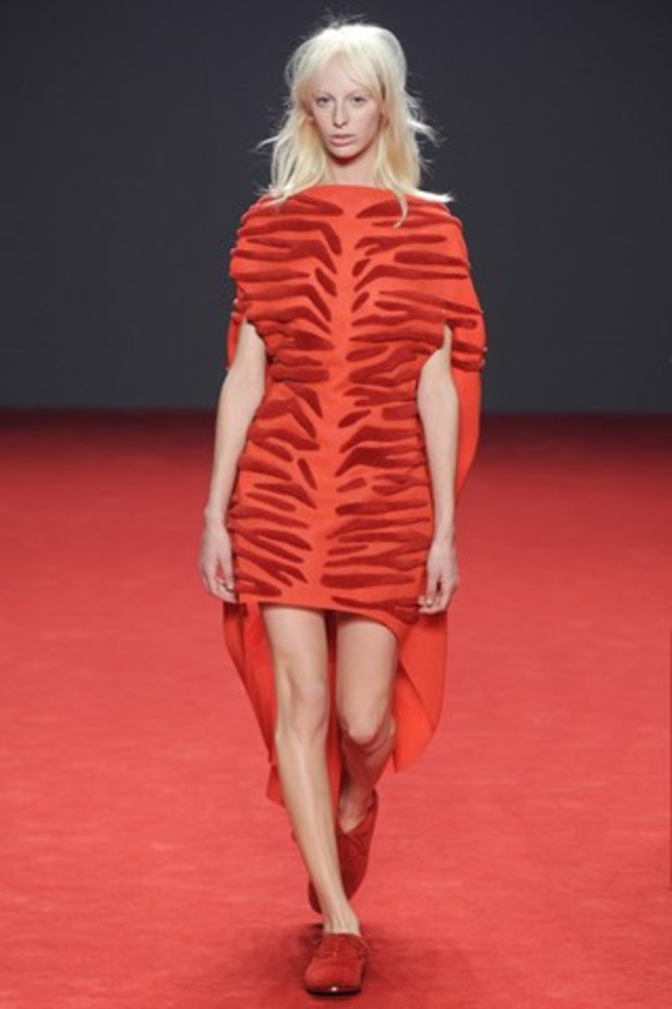 Viktor & Rolf وروعة الأحمر