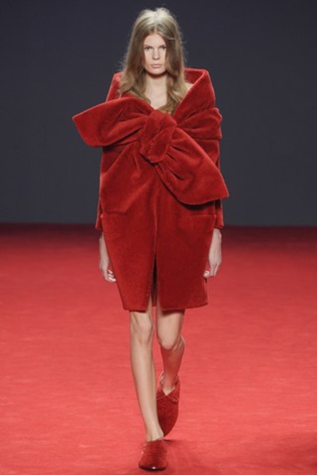 Viktor & Rolf وروعة الأحمر