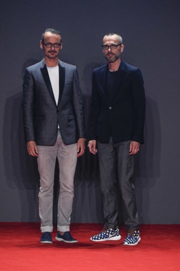 Viktor & Rolf وروعة الأحمر