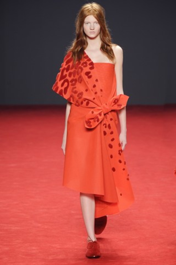 Viktor & Rolf وروعة الأحمر