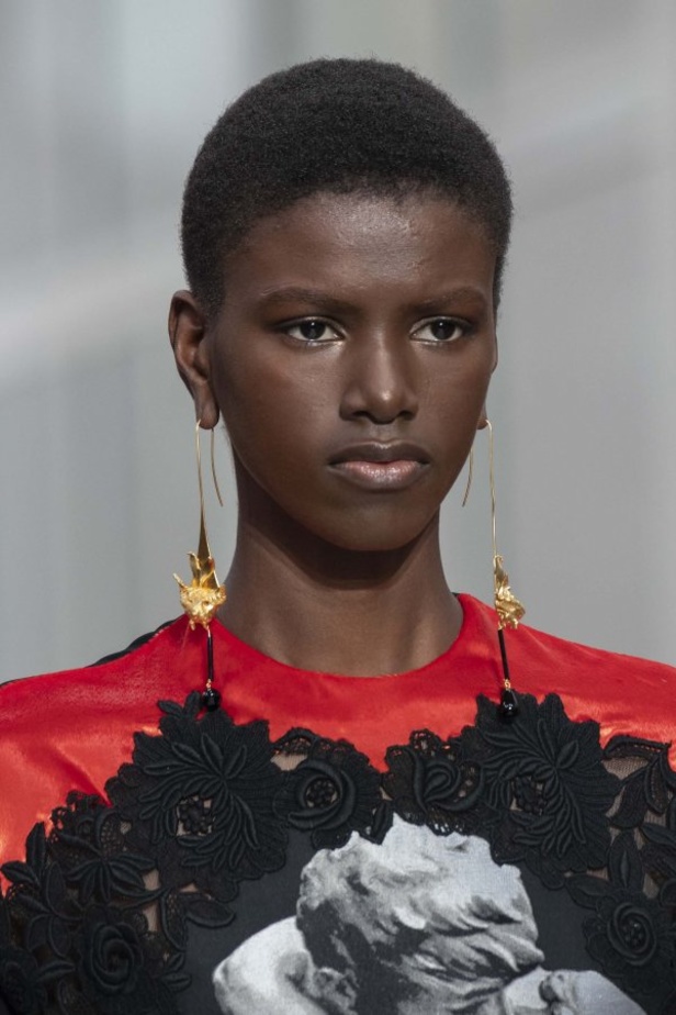 عرض أزياء فالنتينو لموسم خريف وشتاء 2019