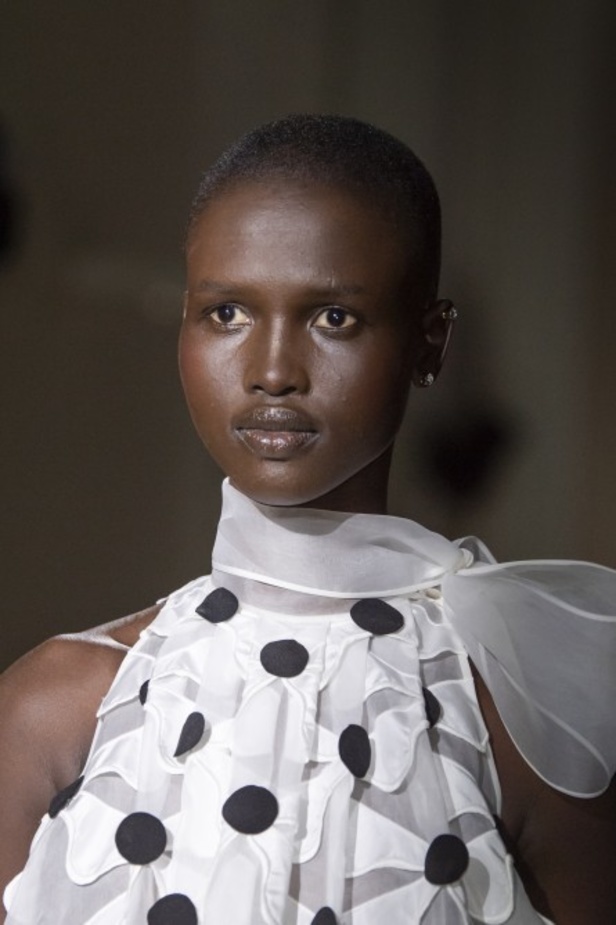 عرض مجموعة  دار Maison Valentino للأزياء الراقية ربيع وصيف 2020