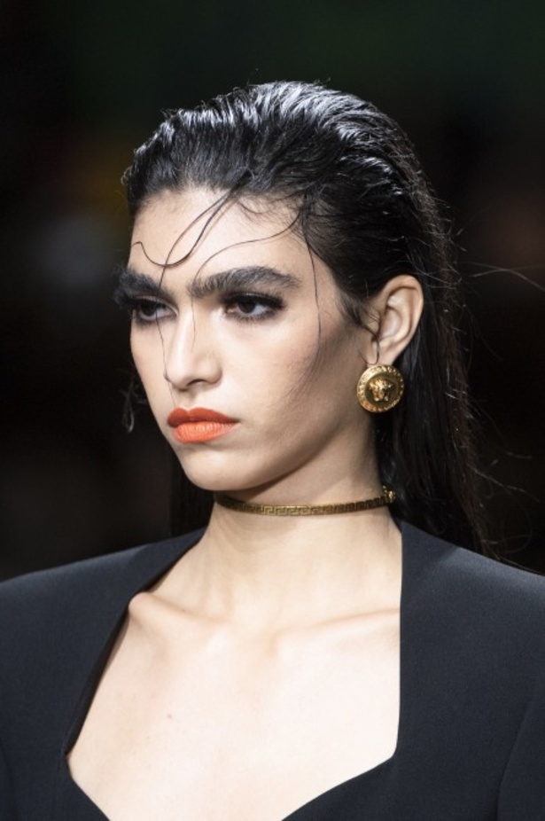 اسبوع الموضة في ميلان 2019 عرض أزياء VERSACE لربيع وصيف 2020