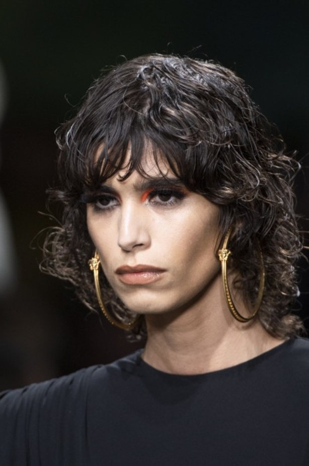 اسبوع الموضة في ميلان 2019 عرض أزياء VERSACE لربيع وصيف 2020