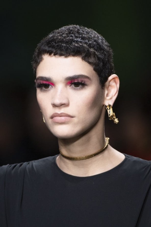 اسبوع الموضة في ميلان 2019 عرض أزياء VERSACE لربيع وصيف 2020