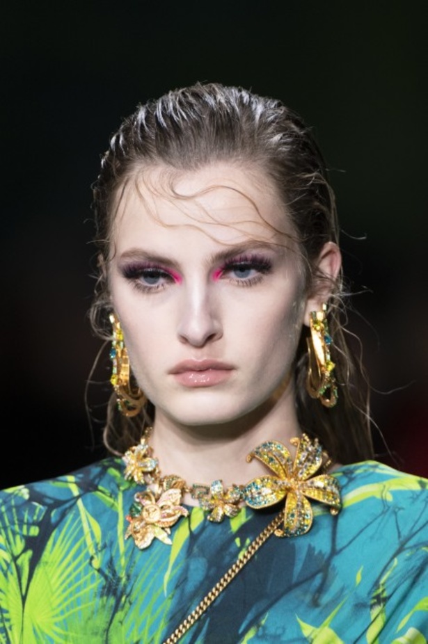 اسبوع الموضة في ميلان 2019 عرض أزياء VERSACE لربيع وصيف 2020