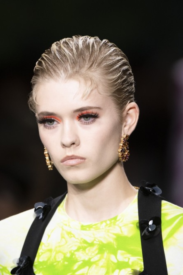 اسبوع الموضة في ميلان 2019 عرض أزياء VERSACE لربيع وصيف 2020
