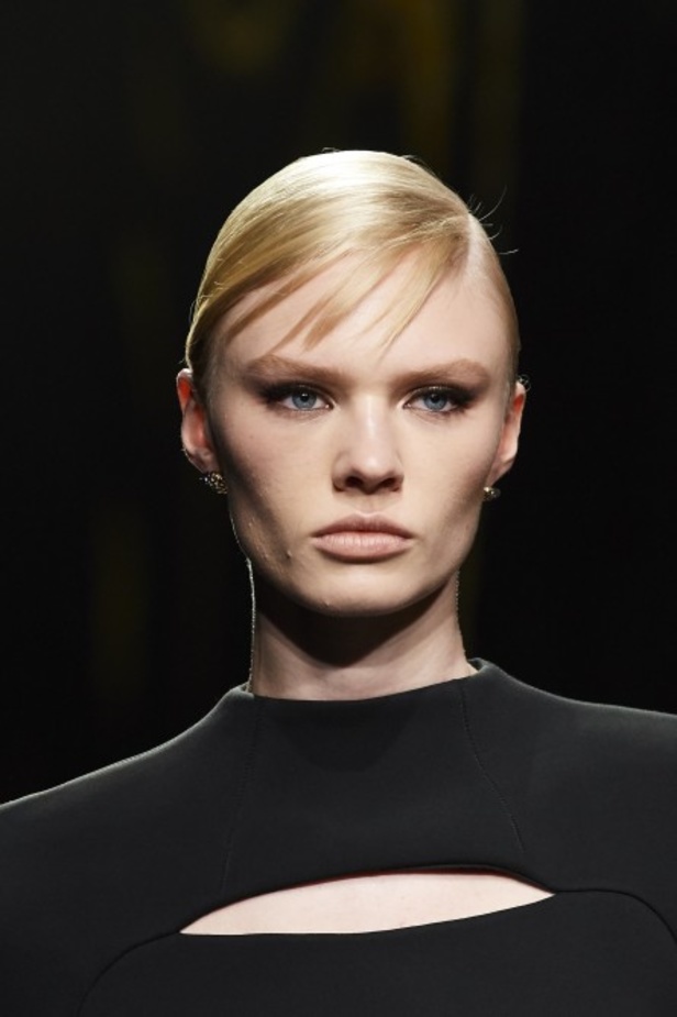 مجموعة فيرساتشي VERSACE لخريف وشتاء 2020-2021