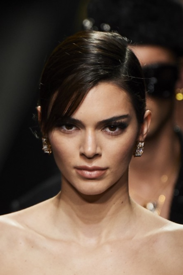 مجموعة فيرساتشي VERSACE لخريف وشتاء 2020-2021