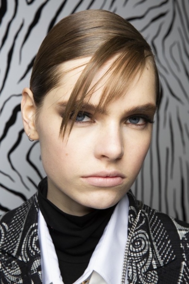 مجموعة فيرساتشي VERSACE لخريف وشتاء 2020-2021