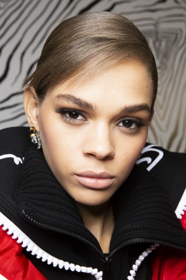 مجموعة فيرساتشي VERSACE لخريف وشتاء 2020-2021