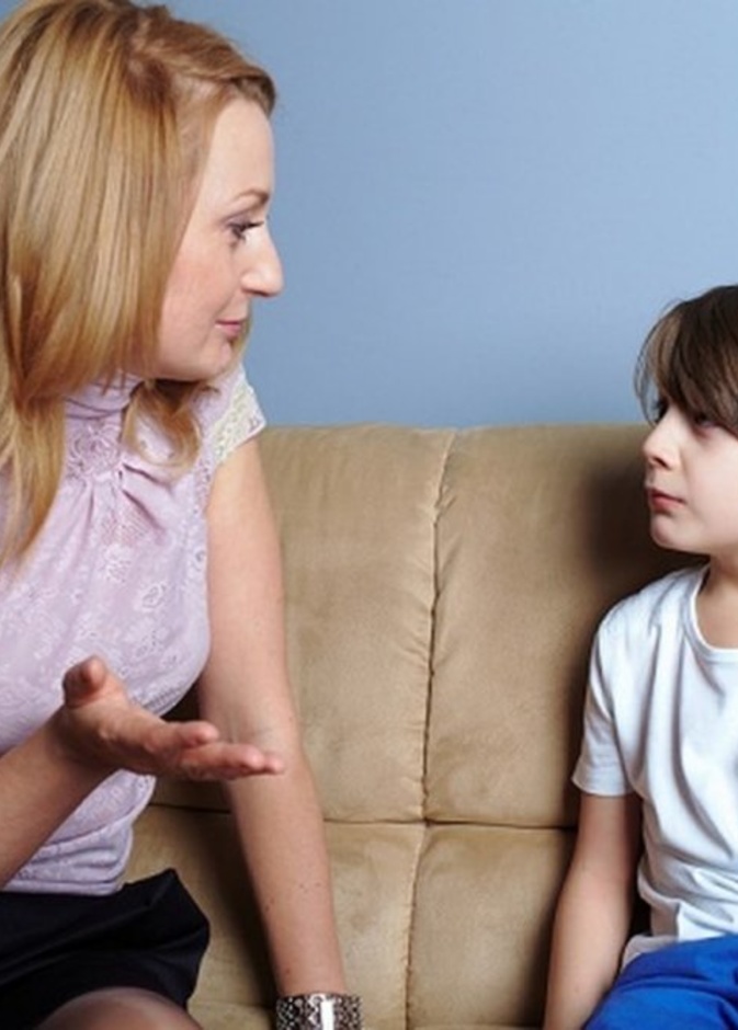 نصائح للأم لتوطيد علاقة ابنها بابيه المسافر 