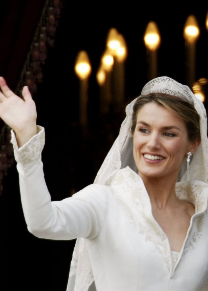 ليتيزيا أورتيز ترتدي مجوهرات ملكية أسبانية في حفل زفافها