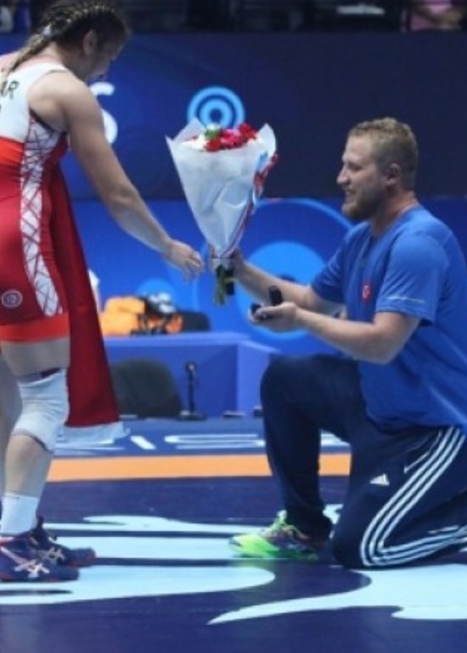 المصارعة التركية فازت بالميدالية الذهبية في باريس