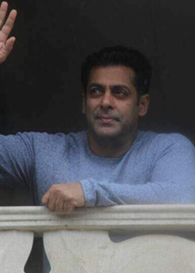 كيف احتفل سلمان خان وشاروخان بإجازة العيد؟