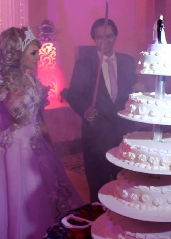 العريس احرج عروسته عند تأدية احد الطقوس التقليدية للزفاف