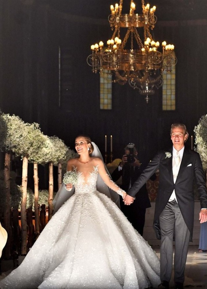 تكلفة فستان العروس بلغت 700 الف استرليني