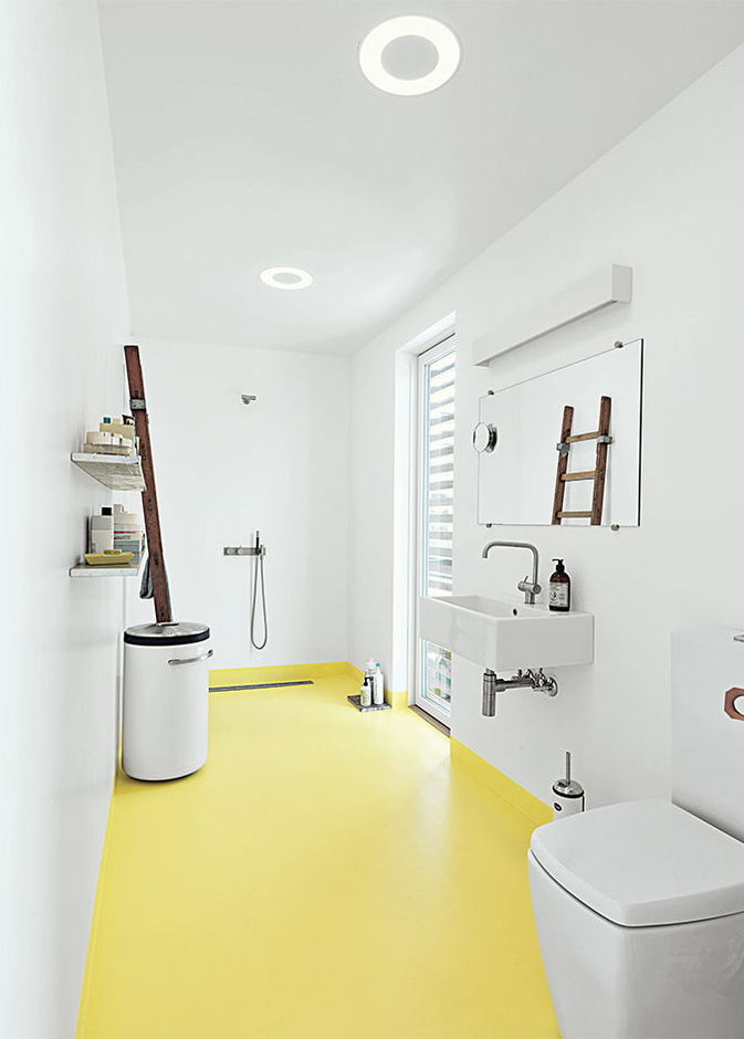 جزء من ديكور حمامات 2017توفر مكان للجلوس و الاسترخاء