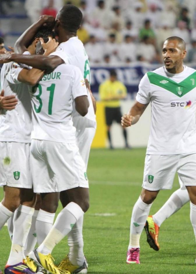 فريق الأهلي السعودي في المركز التاني