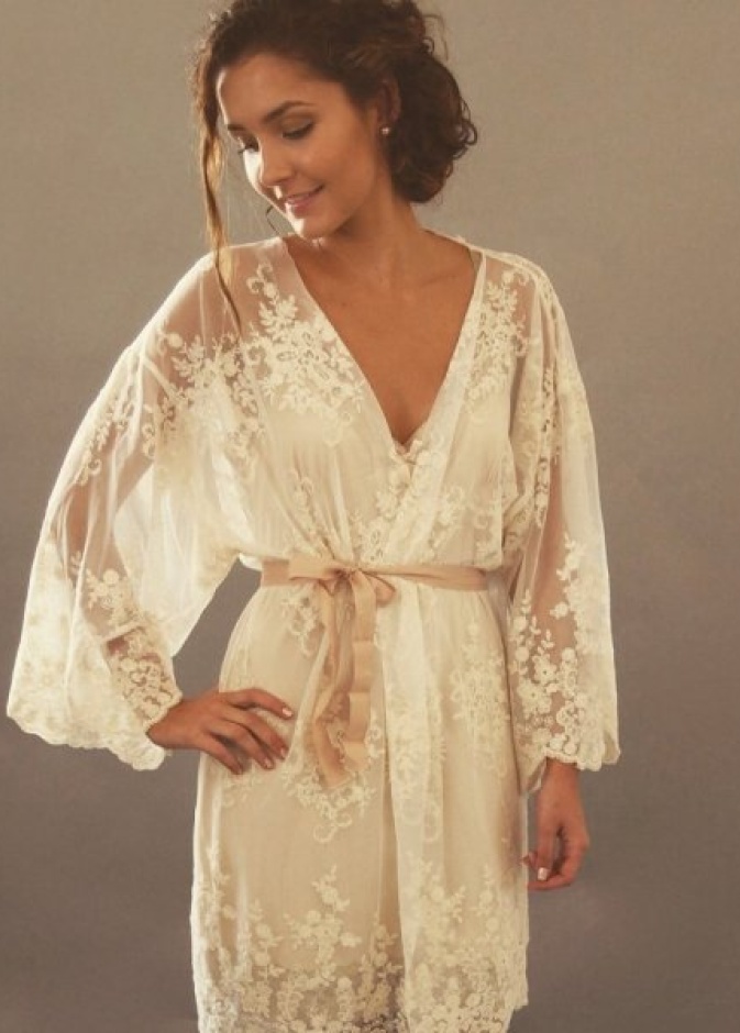 الروب الابيض من اهم اغراض العروس