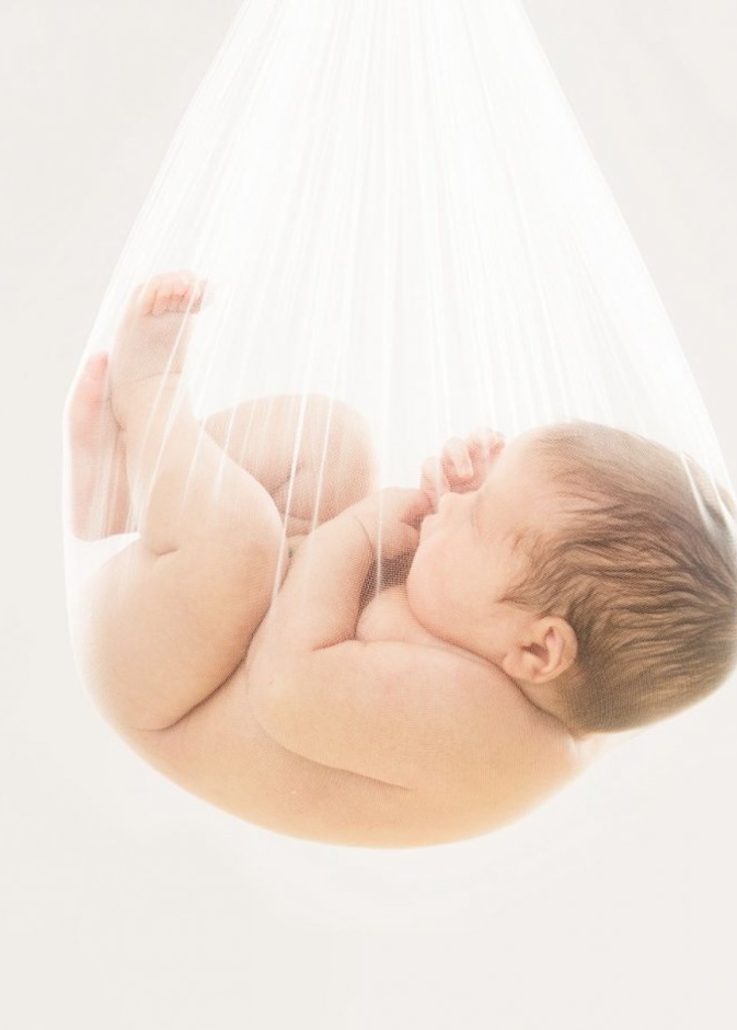 ينتقل الطعم للجنين عبر الدم او السائل المحيط به في الرحم