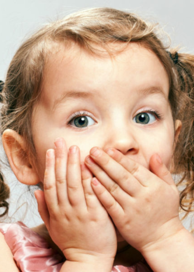 يجب أن يجاب الطفل عن اسئلة الولادة و الجنس و البلوغ بحسب عمره